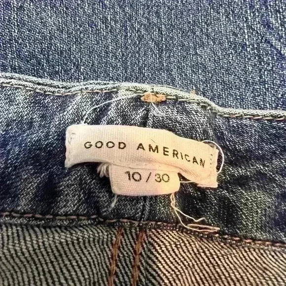GOOD American Good Classic Slim Fit Raw Hem in Blue940 Size 10/30 - Picture 7 of 8